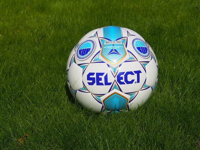 广东男篮防守稳固战胜上海